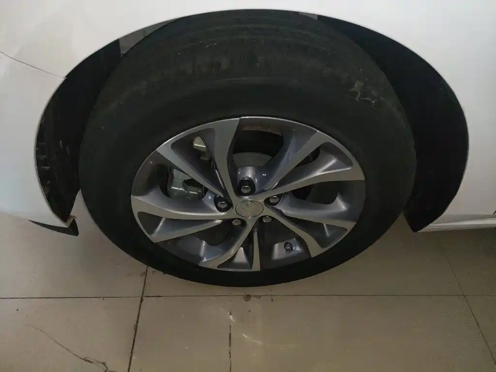 Фото 25 - Buick Verano
