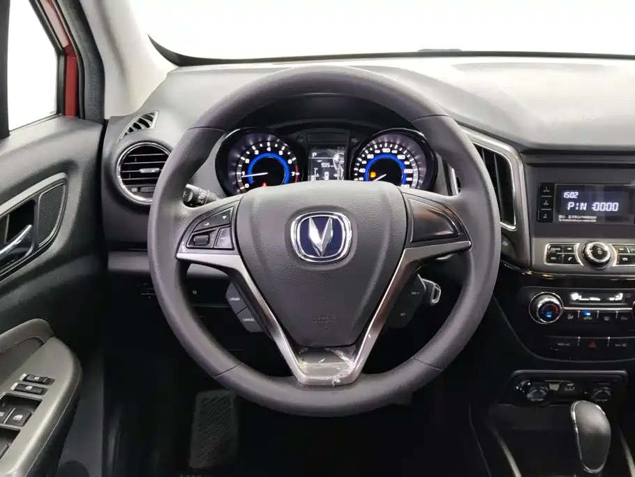 Фото 15 - Changan CS15