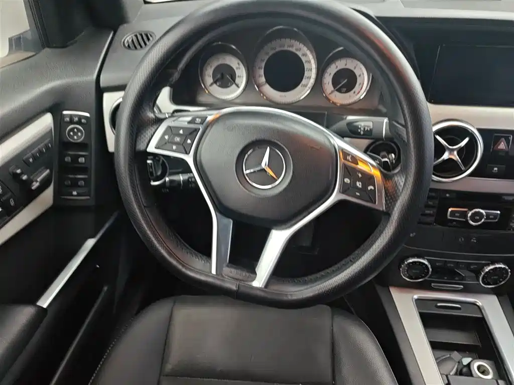 Mercedes-Benz GLK-Class 2015 GLK 300 4MATIC Fashion Ultimate Edition фото 3