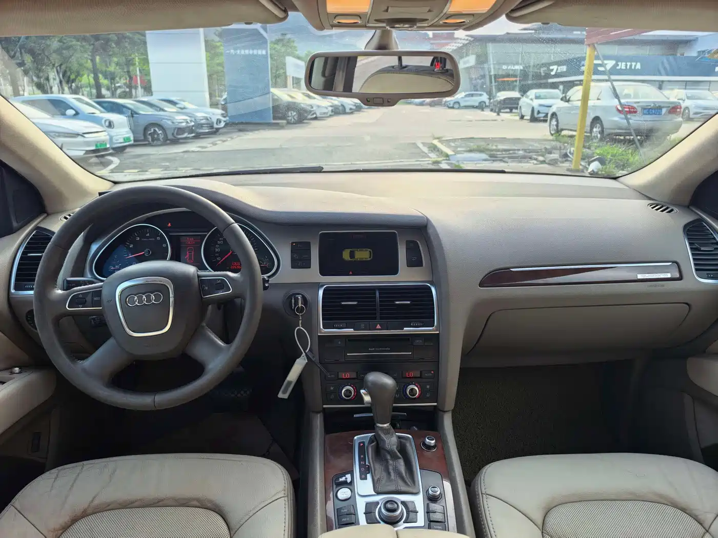 Фото 13 - Audi Q7