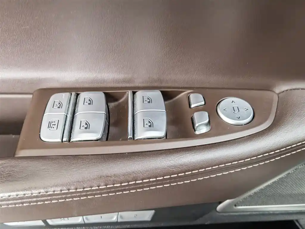 BMW 7 Series 2017 730Li Luxury Edition фото 9