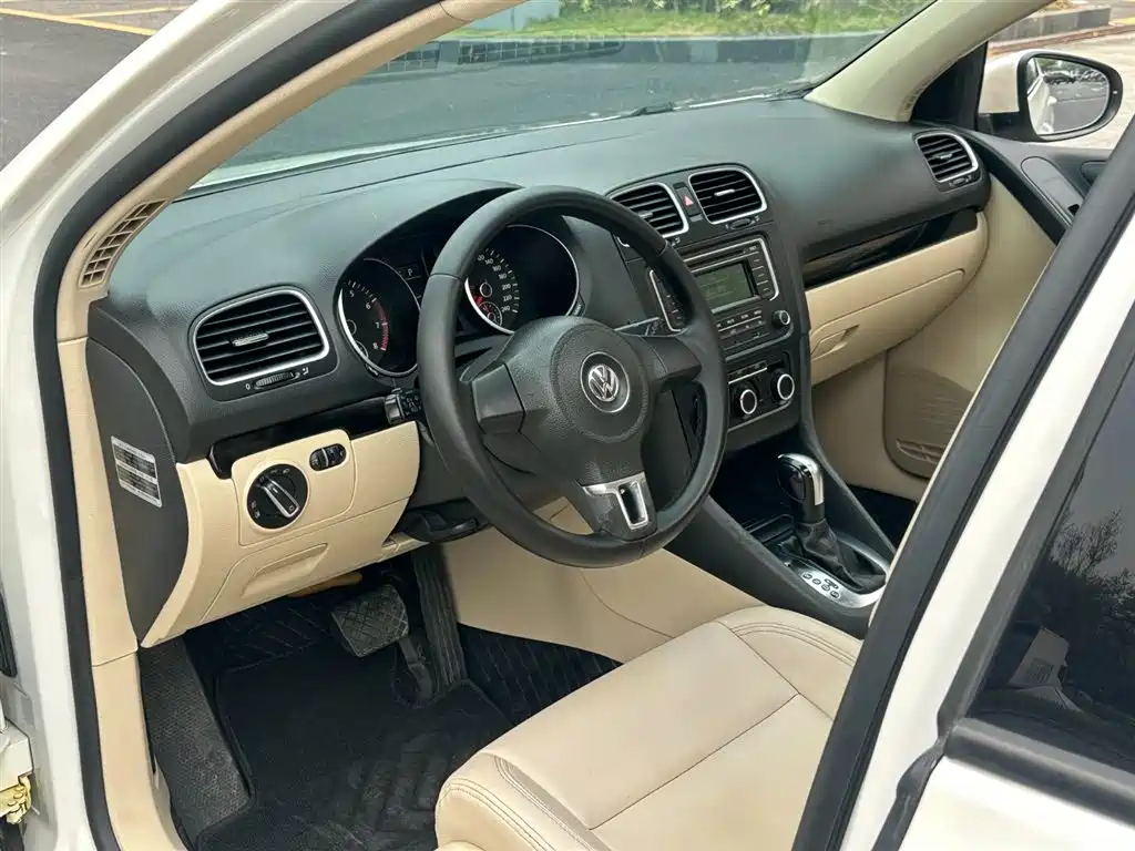 Volkswagen Golf 2012 1.6 Automatic Comfort Type фото 5