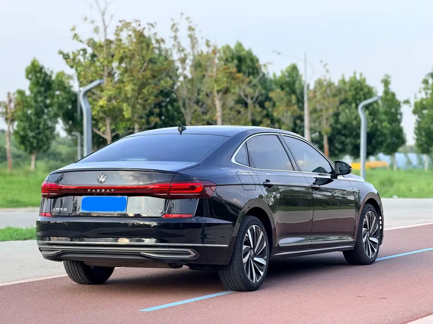 Фото 27 - Volkswagen Passat