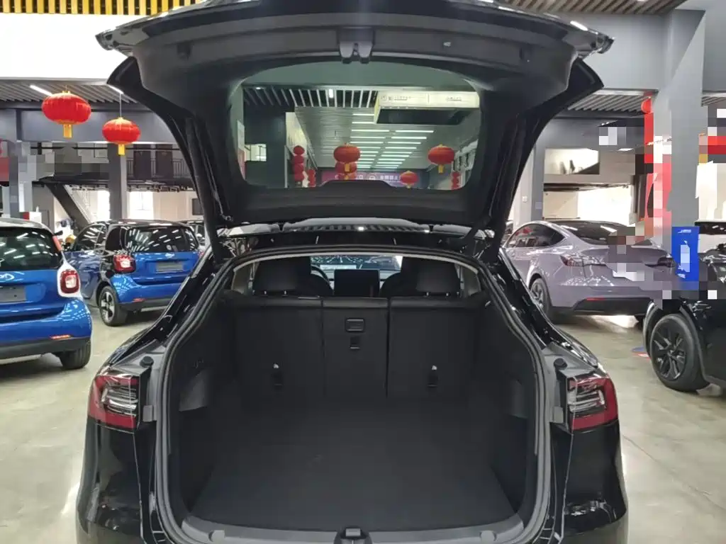 Фото 19 - Tesla Model Y