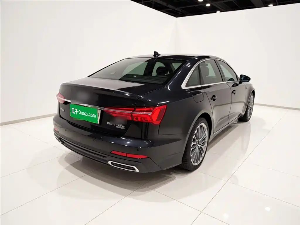 Audi A6L New Energy 2020 55 TFSI e quattro фото 6