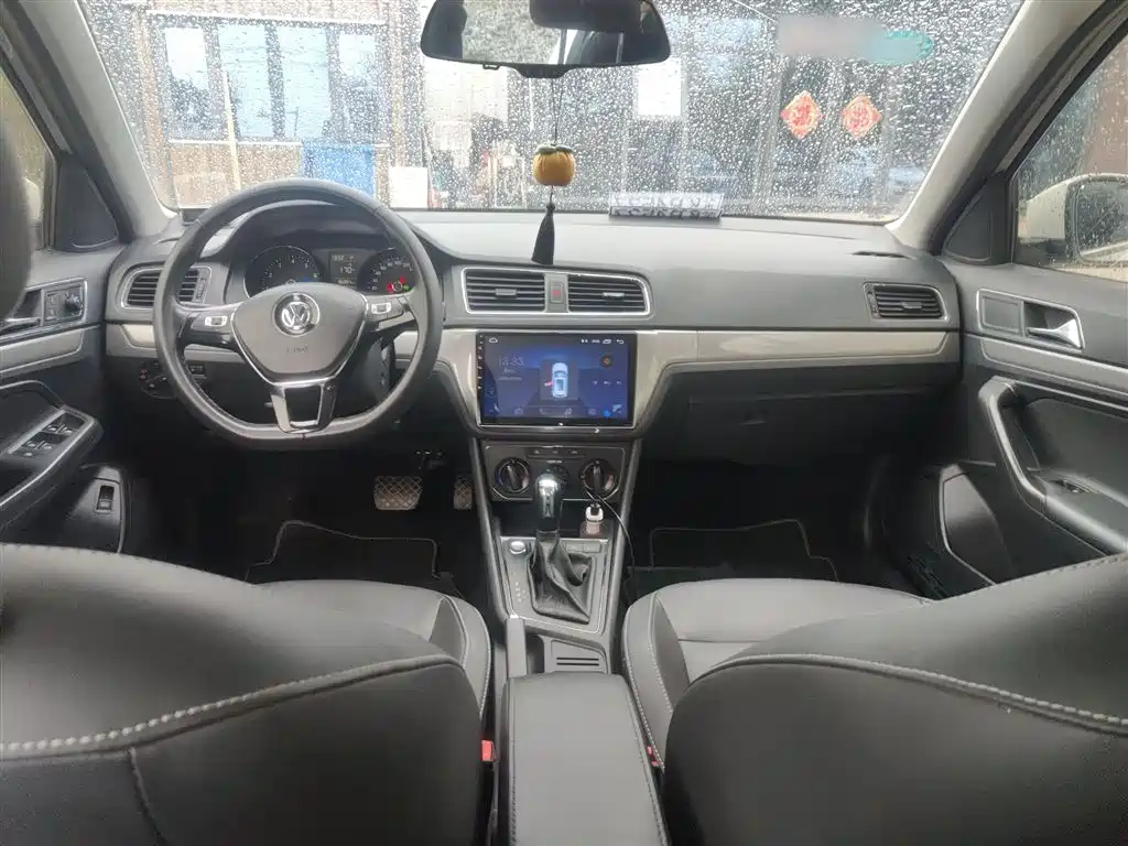 Volkswagen Lavida 2017 1.6L Automatic Comfort Edition фото 6