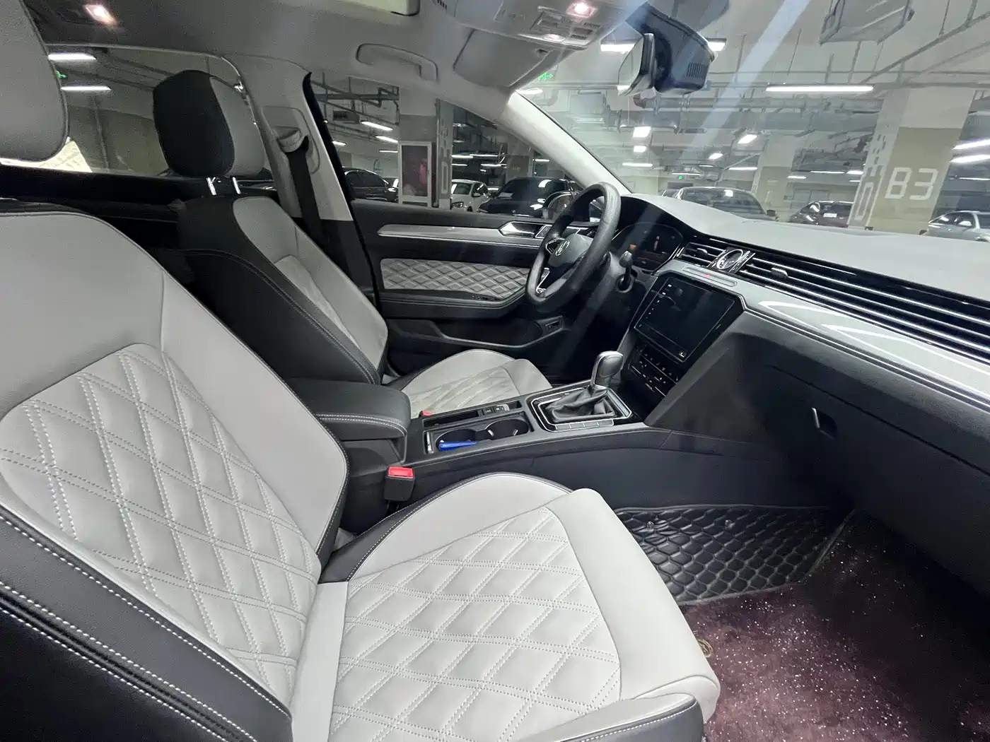 Volkswagen Magotan 2023 Model 2 Million Units Commemorative Edition 280TSI DSG Leading Version фото 7