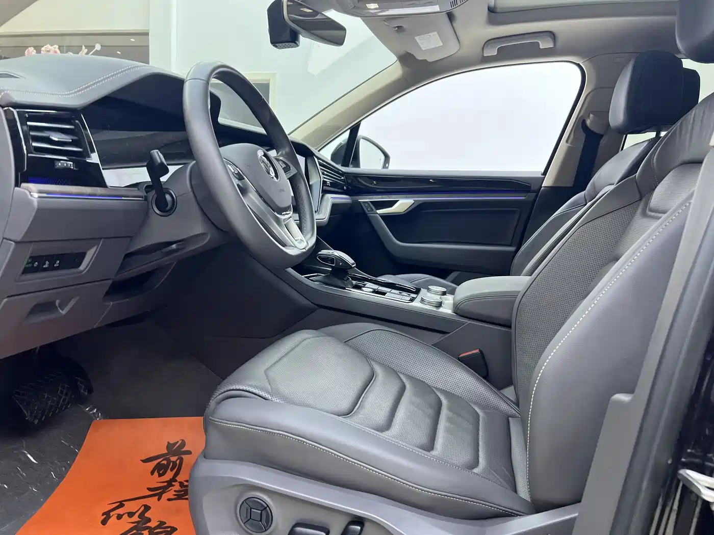 Volkswagen Touareg 2019 3.0TSI Sharp Edge Edition China VI фото 11