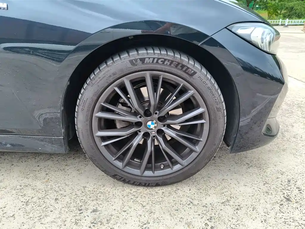 BMW 3 Series 2024 325i M Sport Shadowline Package фото 26