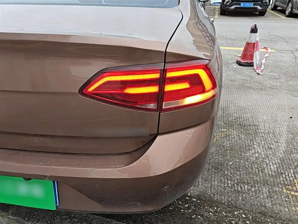 Volkswagen Lamando 2015 230TSI DSG Style фото 7