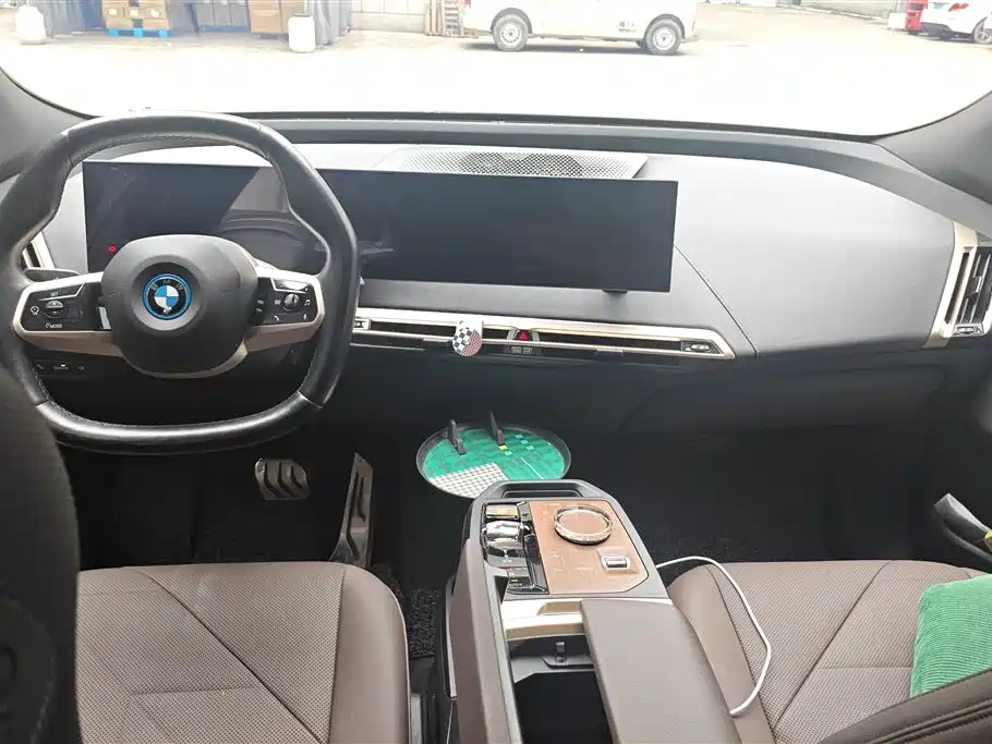 BMW iX 2022 xDrive40 фото 12