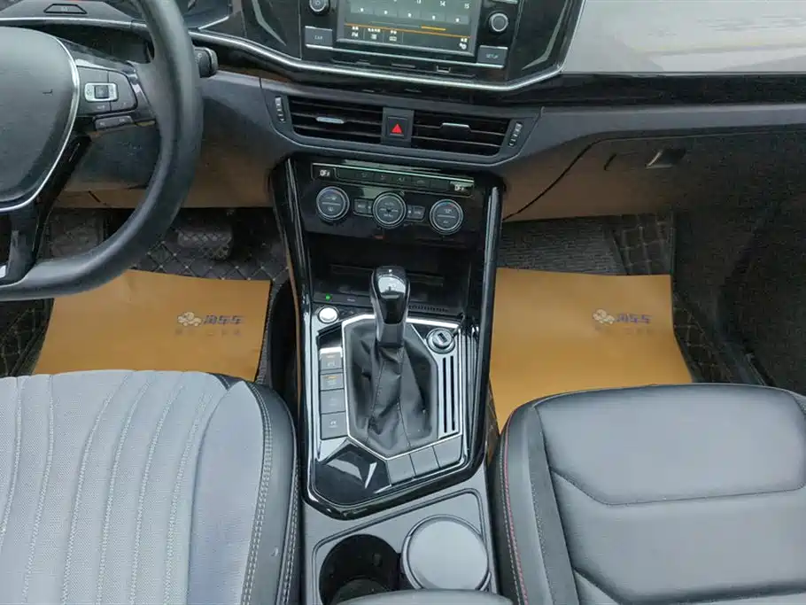 Volkswagen Tayron 2019 330TSI 2WD Luxury China VI фото 16