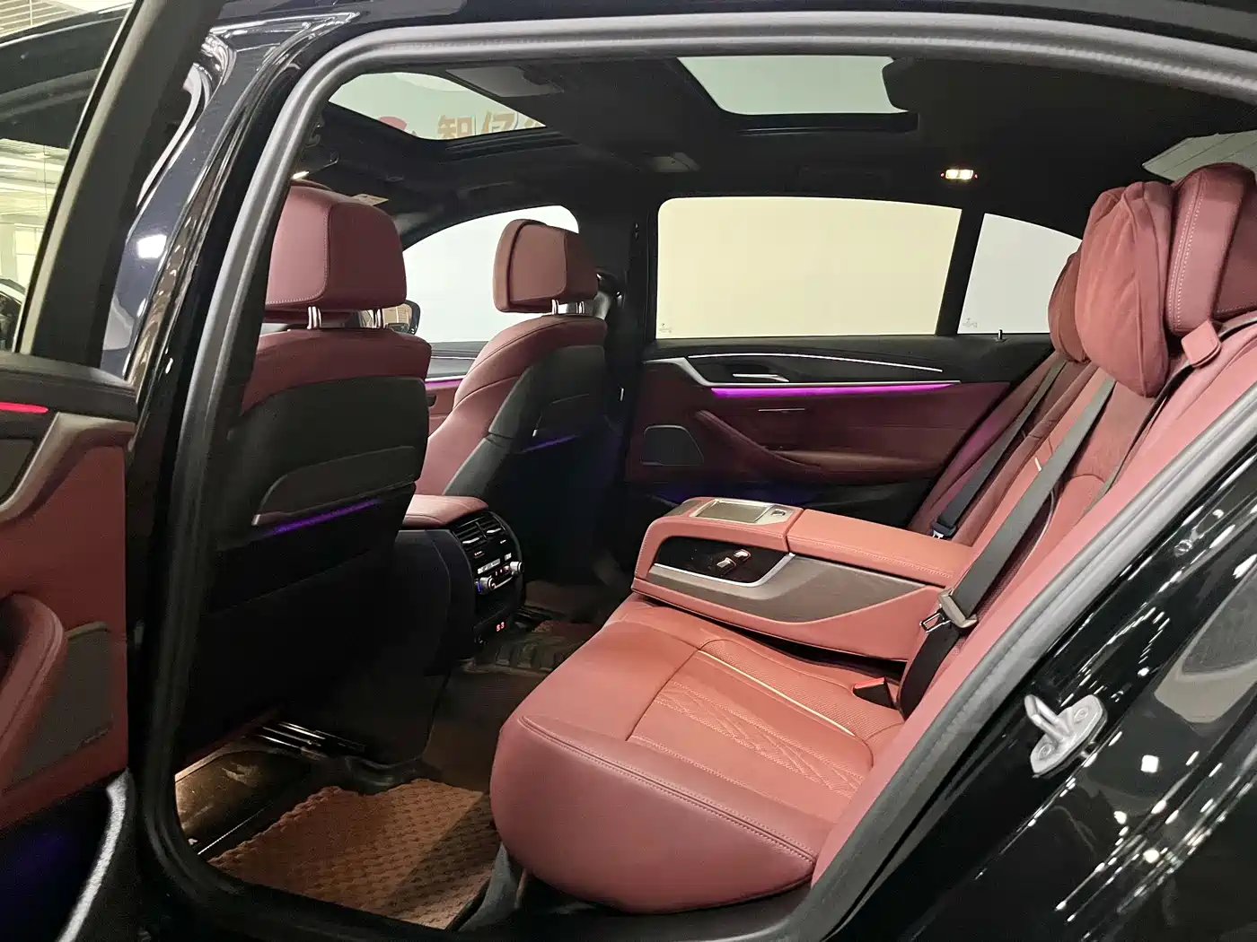BMW 5 Series 2023 530Li Premium M Sport Package фото 8