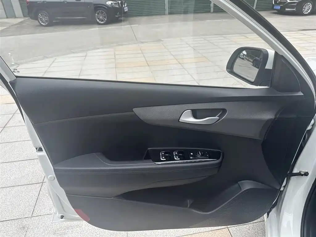 Kia Forte 2019 1.6L Auto Trend Edition China VI фото 17