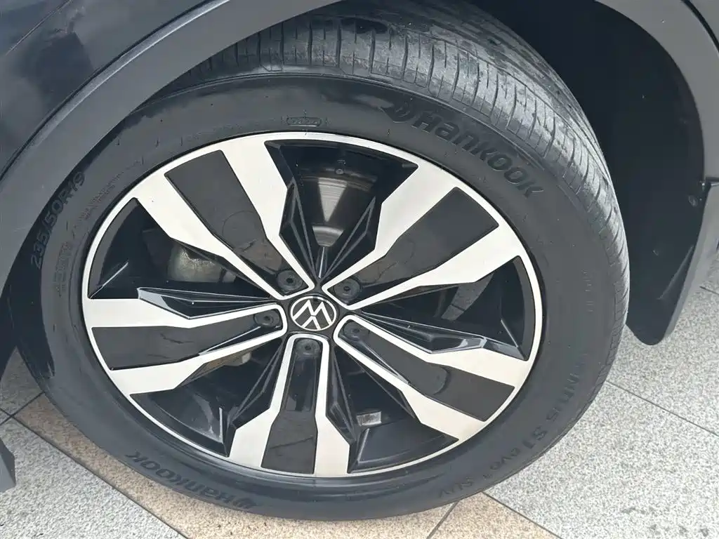 Volkswagen Tiguan L 2023 330TSI Auto 2WD R-Line Premium Edition фото 17