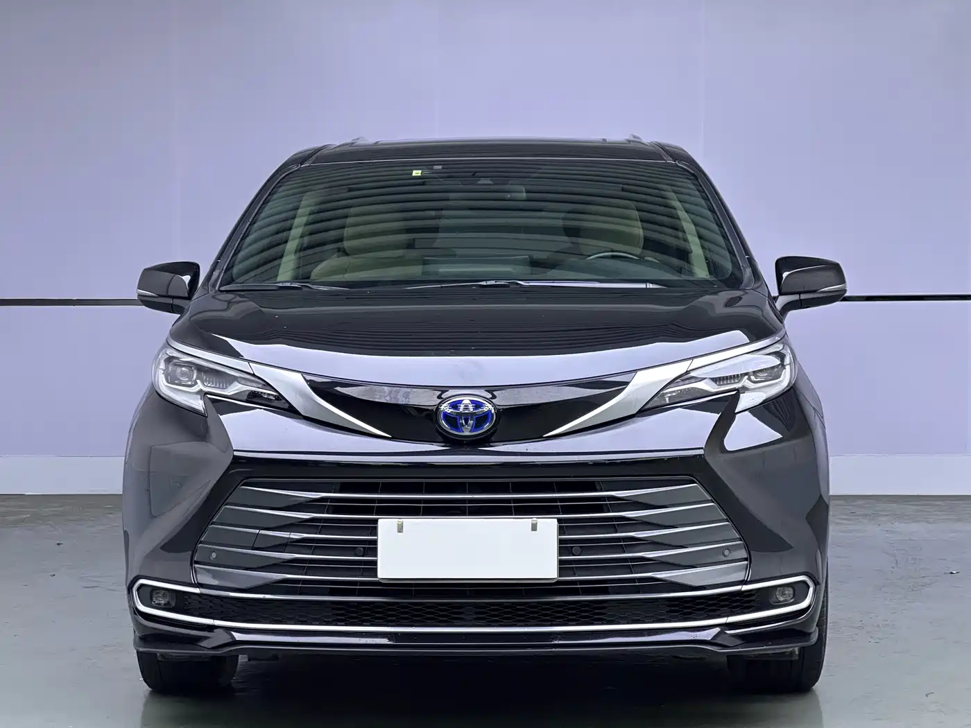Toyota Sienna 2021 2.5L Hybrid Ultimate Edition фото 2