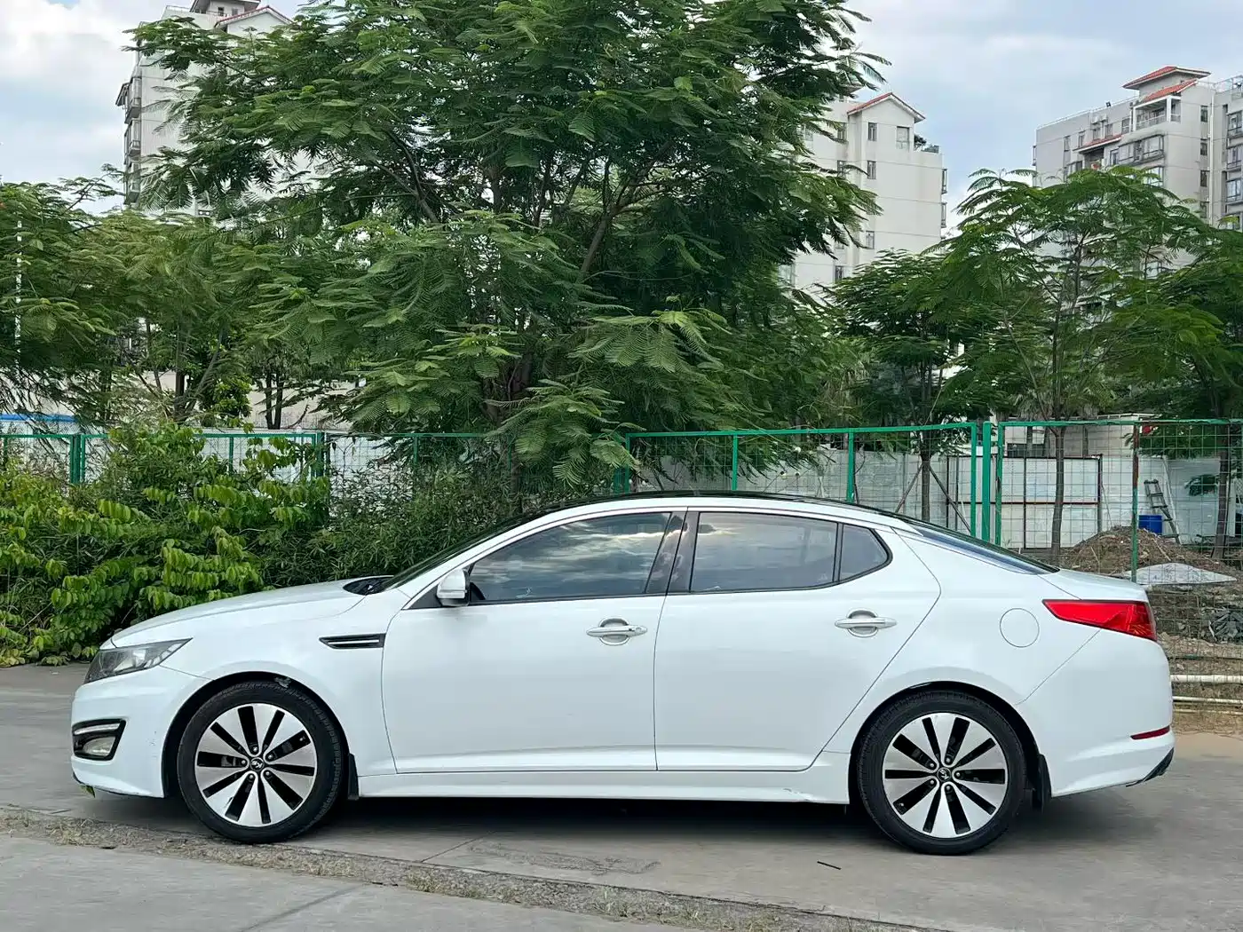 Kia K5 2012 2012 2.0L Automatic DLX