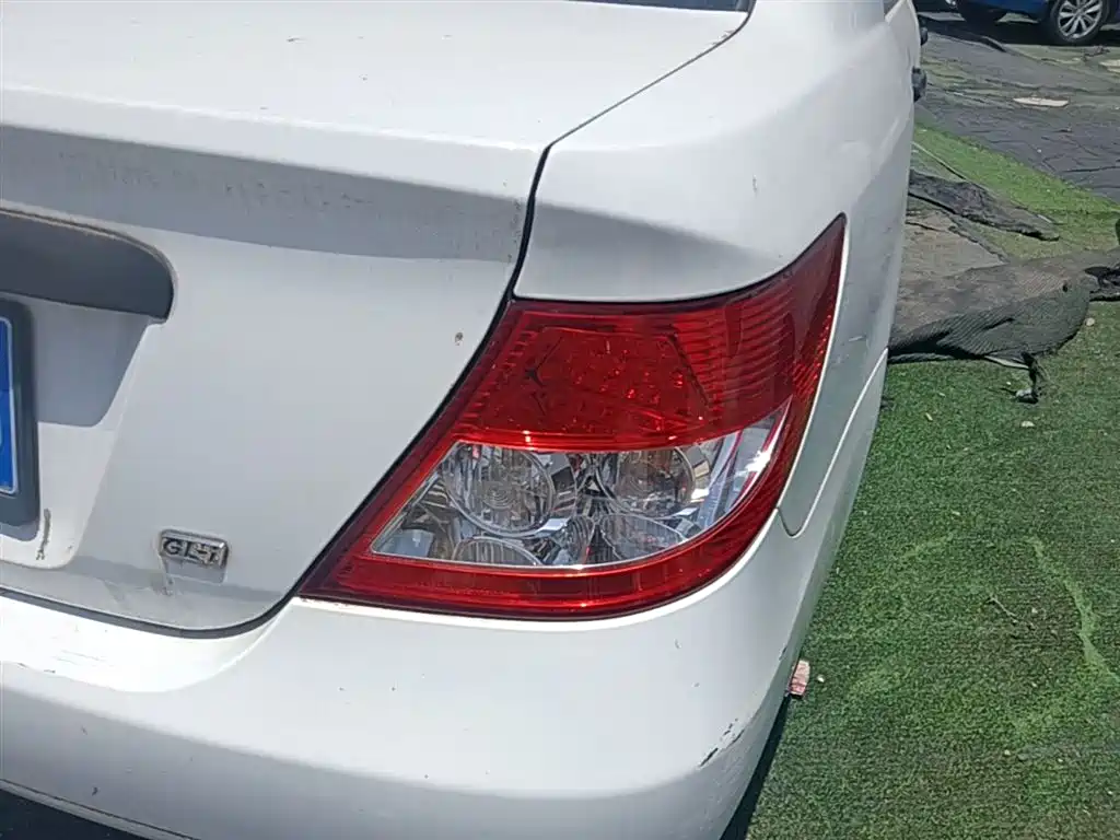 BYD F3 2012 Energy-saving Edition 1.5L Manual Comfort фото 8