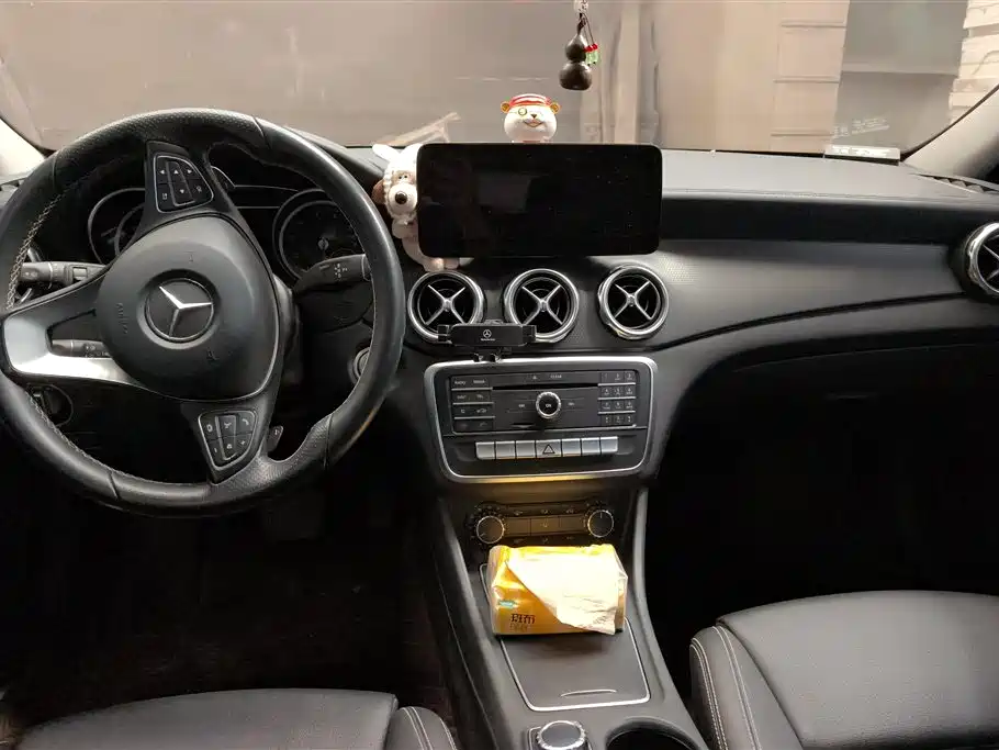 Mercedes-Benz GLA 2017 GLA 200 Fashion фото 12