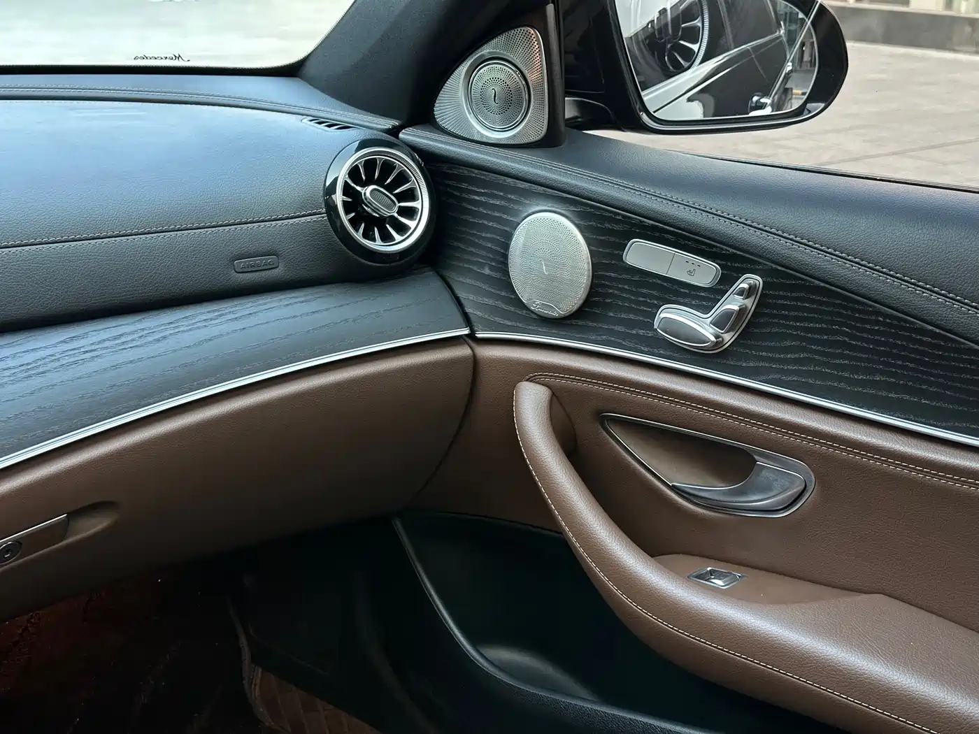Mercedes-Benz E-Class 2022 E 300 L Sport Luxury фото 15