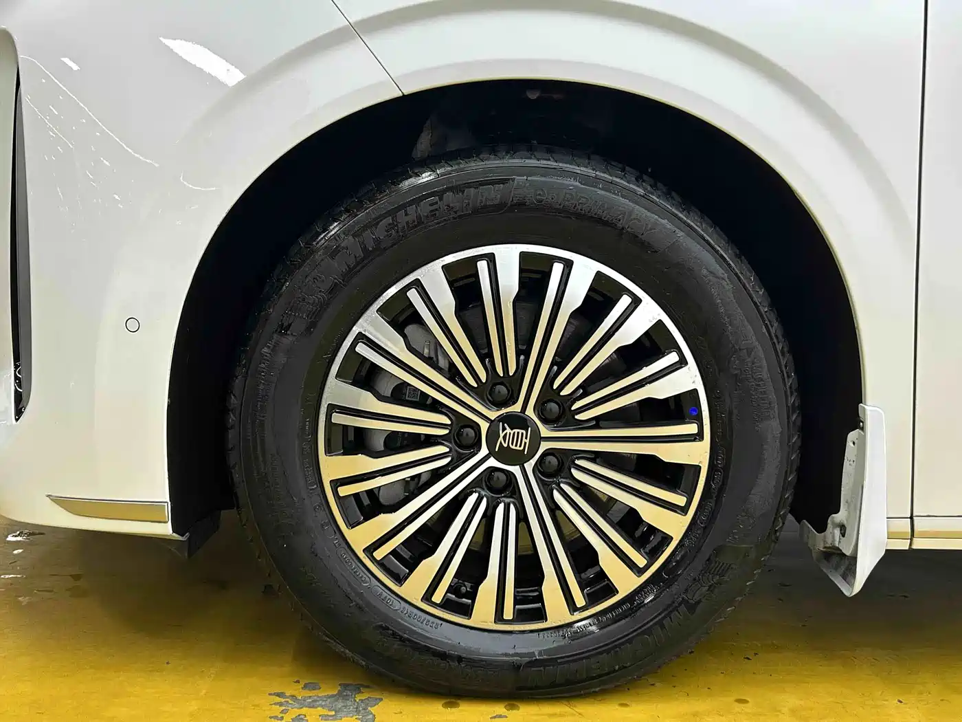 BYD Xia 2025 2025 DM-i 1.5T 180km Excellence