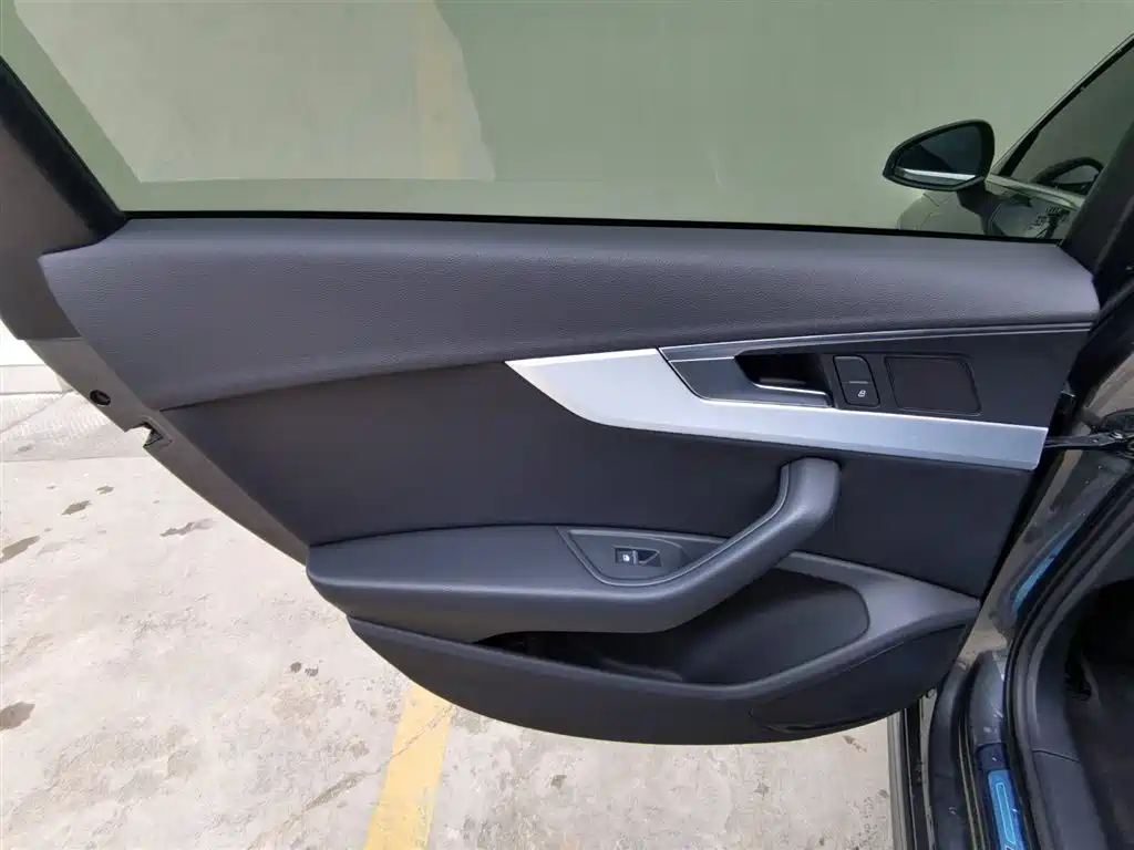 Audi A4L 2020 40 TFSI Luxury Dynamic фото 23