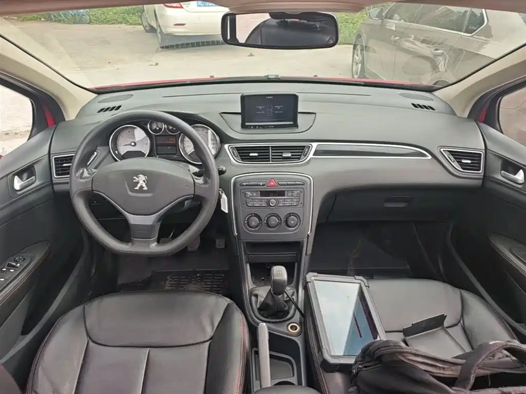 Peugeot 308 2014 Model Joy Edition Classic 1.6L Manual Superior Style фото 10