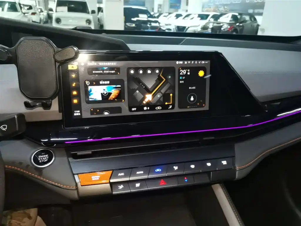 CHANGAN UNI-V