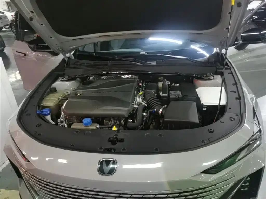 CHANGAN UNI-V