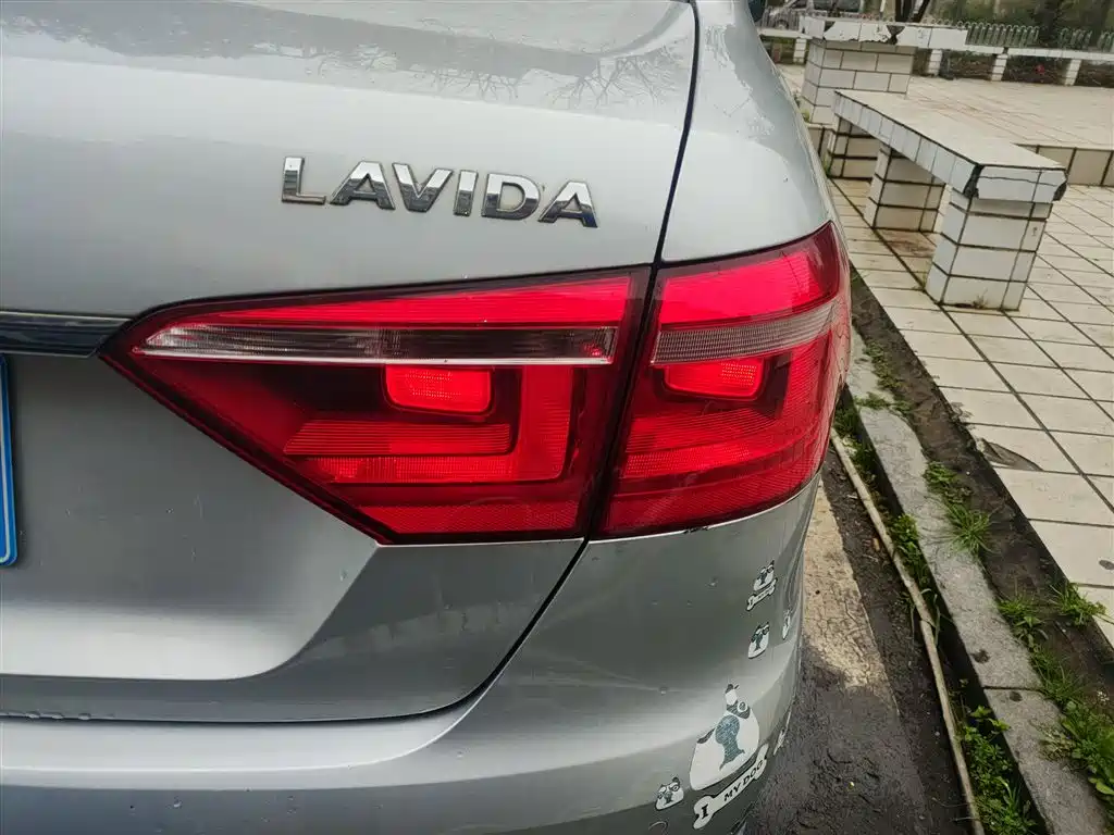 Volkswagen Lavida 2013 Facelift Classic 1.6L Automatic Comfort фото 24