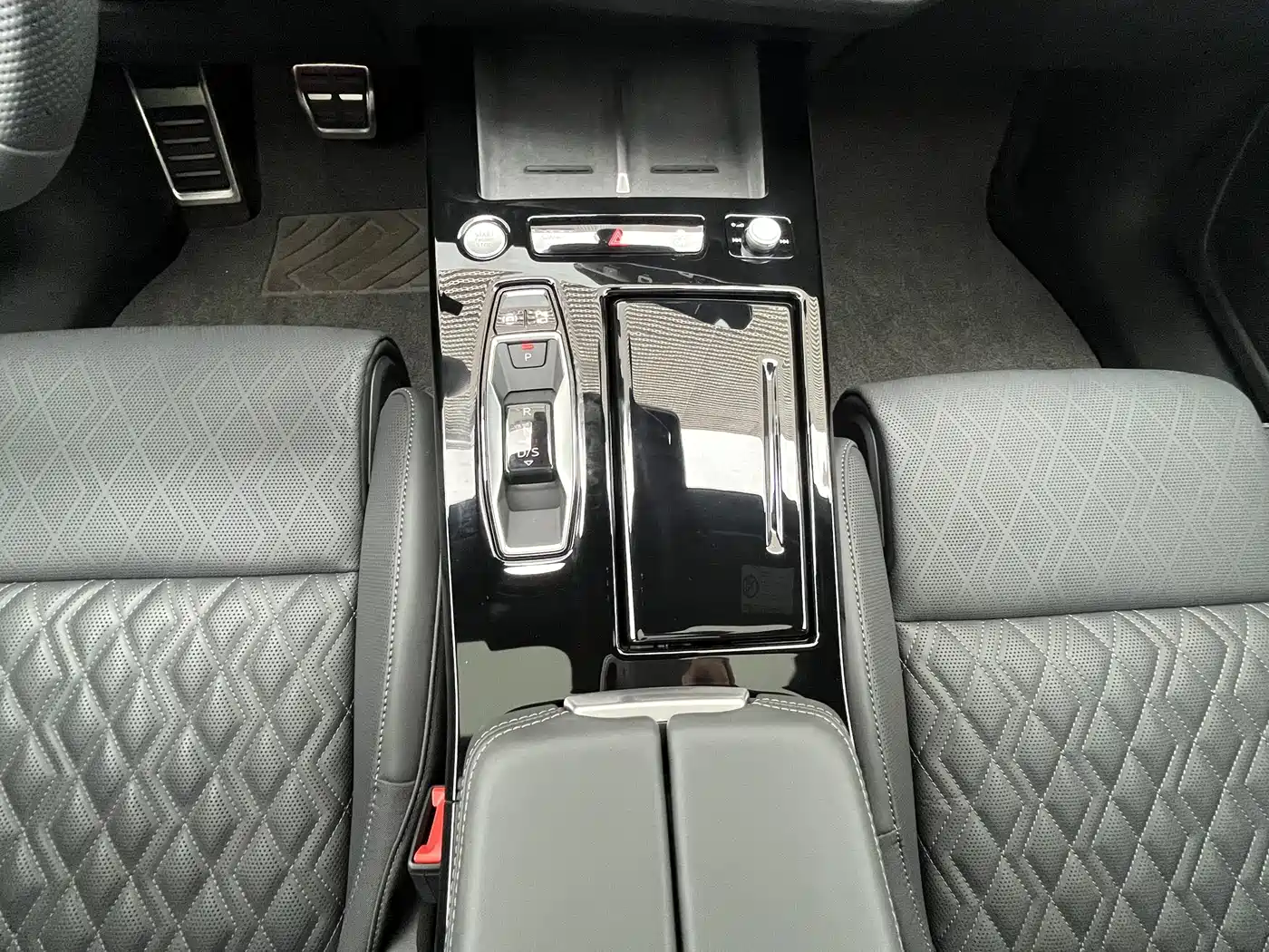 Audi A6L 2026 Model 3.0T Sport Edition фото 11