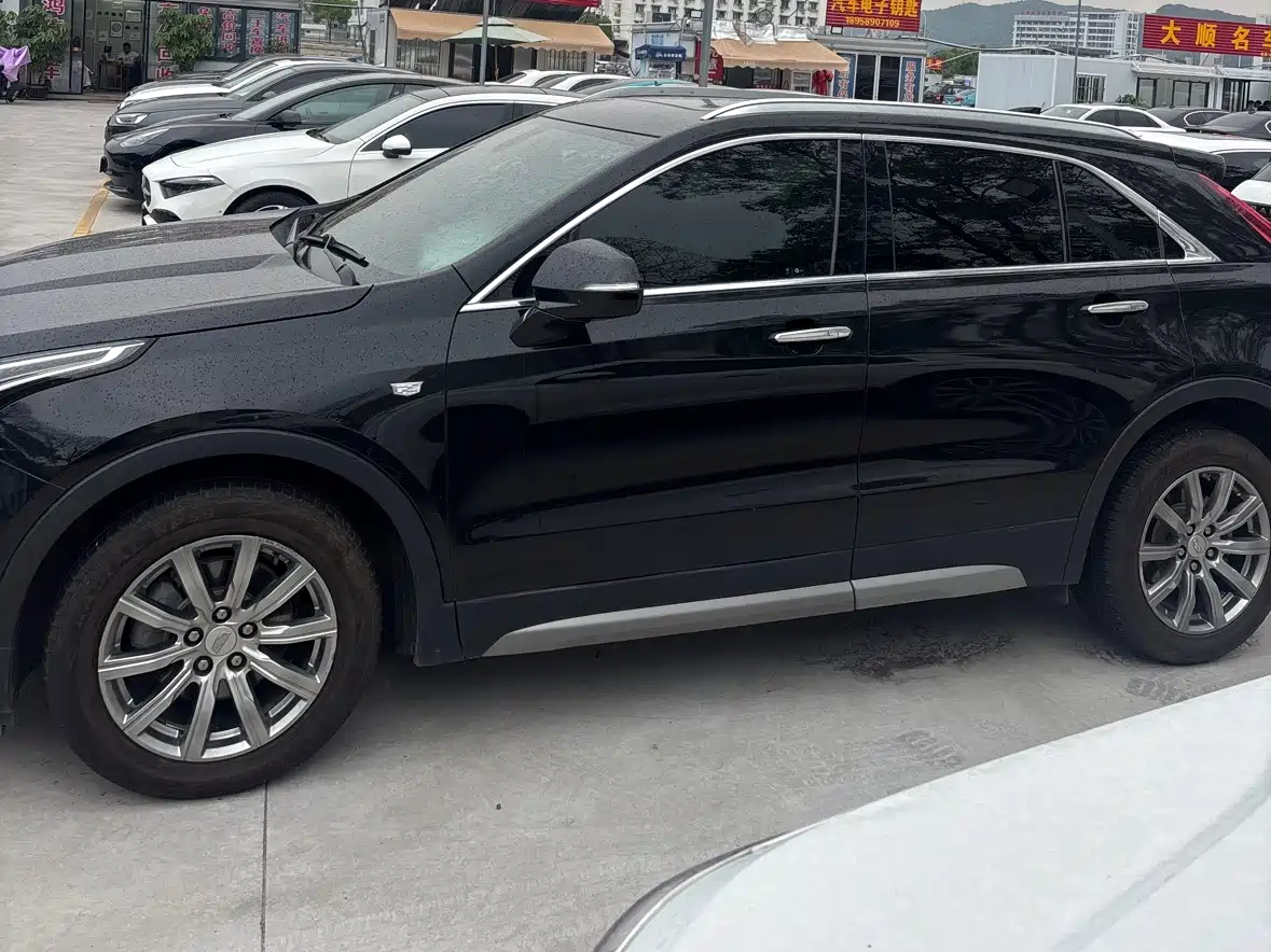 Cadillac XT4 2021 28T FWD Luxury Edition фото 3