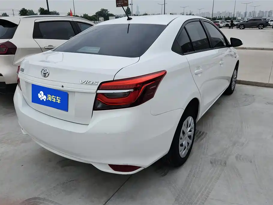 Toyota Vios 2022 1.5L CVT Venture CARE Edition фото 3