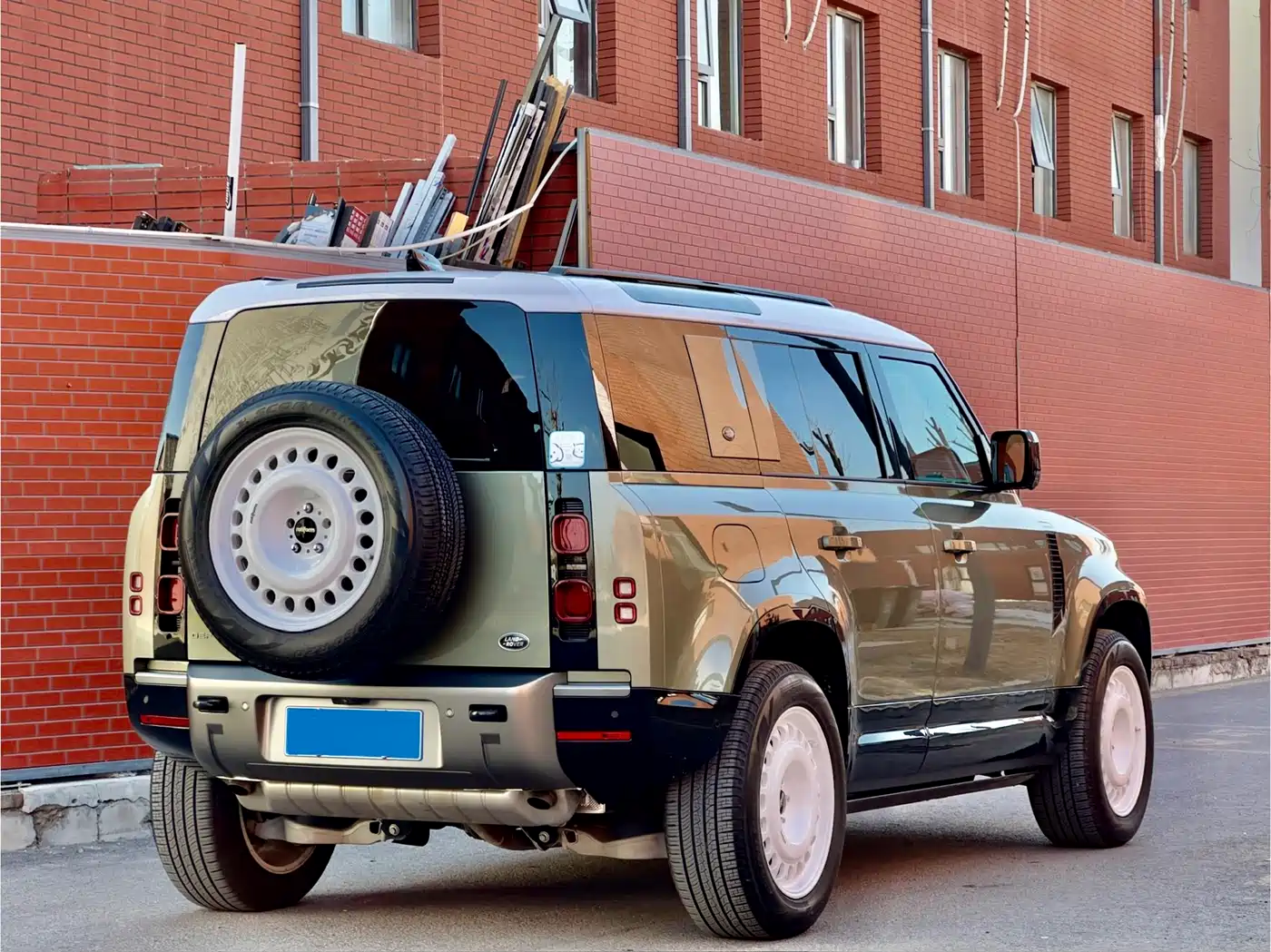 Land Rover Defender 2024 110 3.0T P400 X-DYNAMIC HSE фото 6