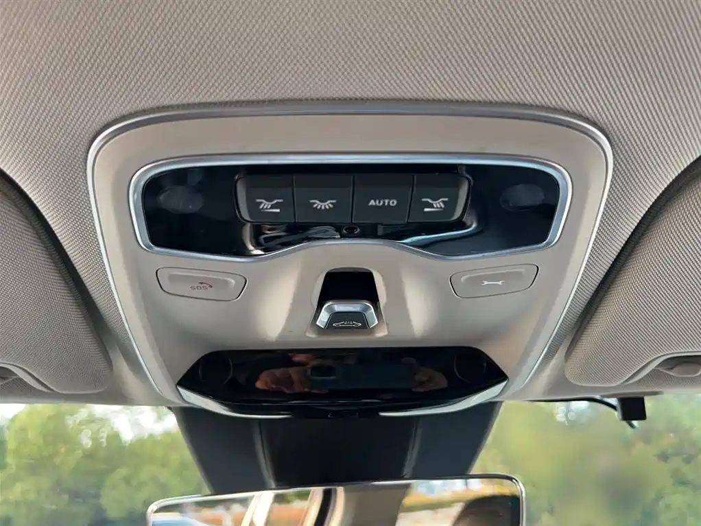Lynk & Co 01 2019 2.0T AWD Pro Edition China V фото 24