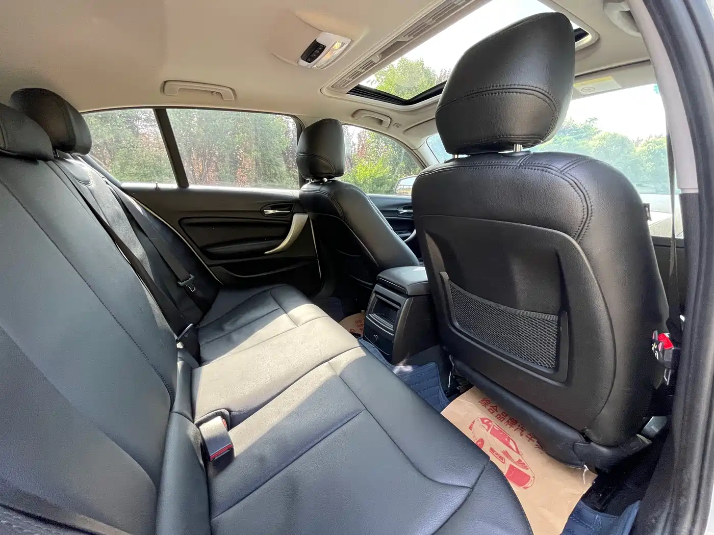 BMW 1 Series (Import) 2018 118i Leading фото 11