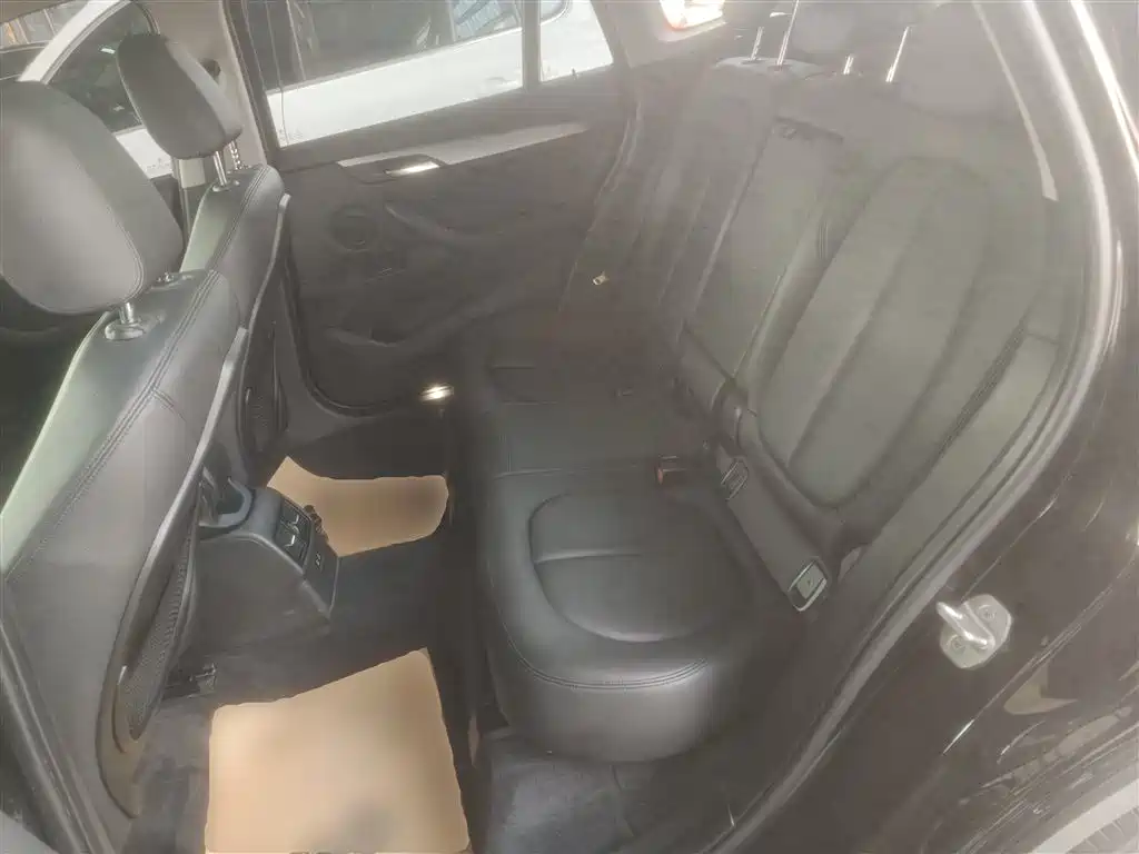 BMW X1 2019 sDrive20Li Leading Model фото 17