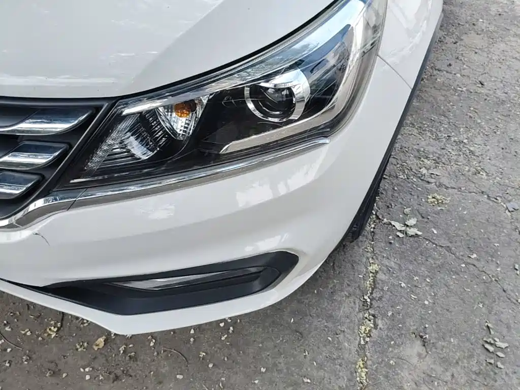 Baojun 310W 2017 2017 1.5L Manual Fashion Edition (China V)