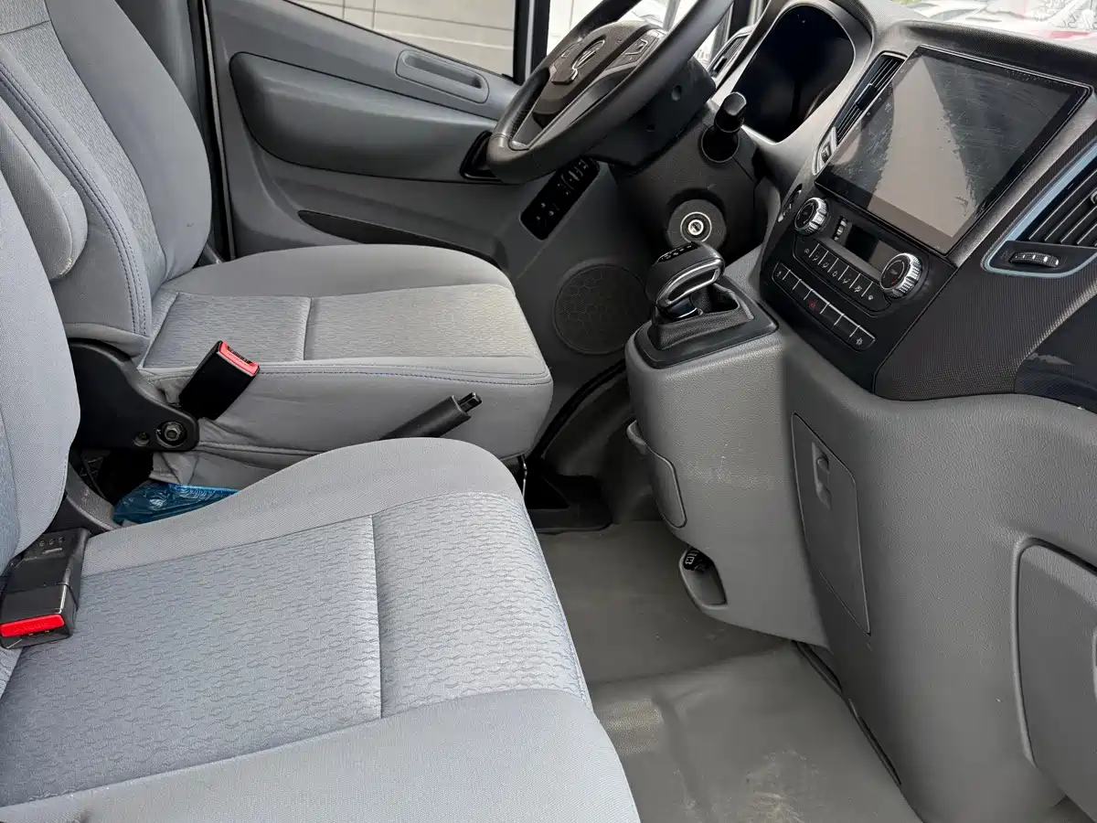 Foton Tuyano 2024 2024 Jixiang Multi-function 2.0T Automatic Long Wheelbase Medium Roof Single Rear Tire 6/7/9-seater