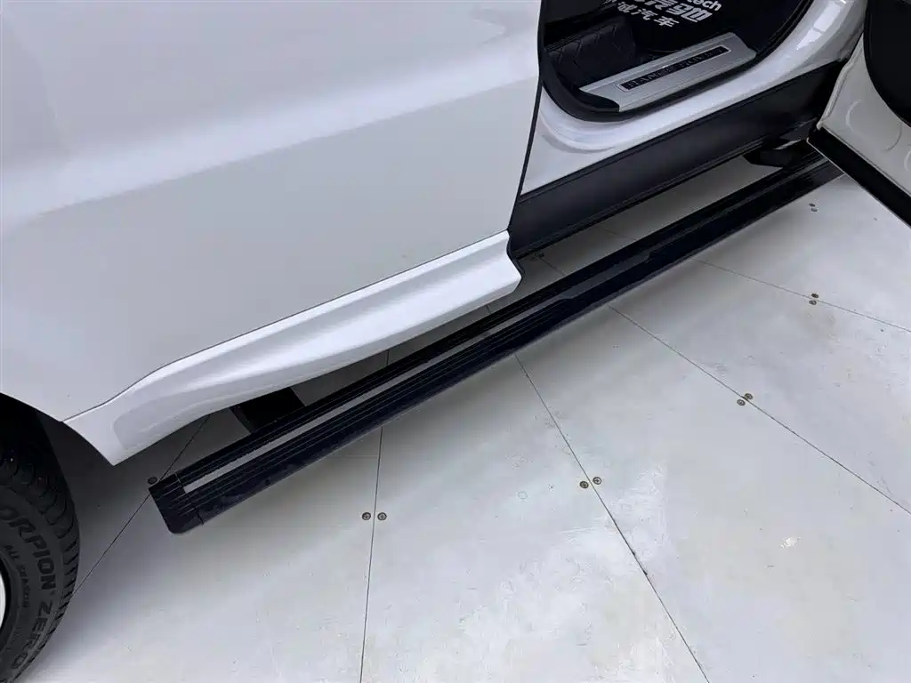 Land Rover Range Rover Sport 2022 3.0 L6 Gloss Black Edition фото 22