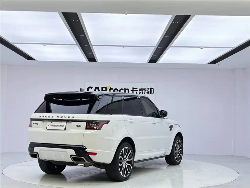 Land Rover Range Rover Sport 2022 3.0 L6 Gloss Black Edition фото 5
