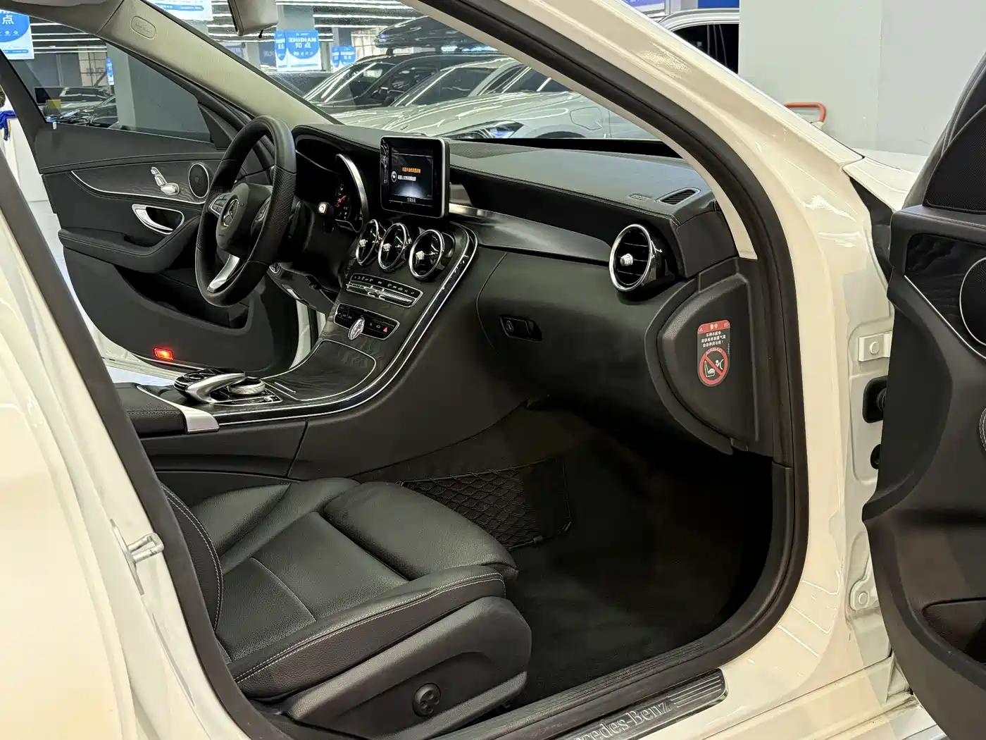 Mercedes-Benz C-Class 2015 Facelift C 180 L Sport фото 16