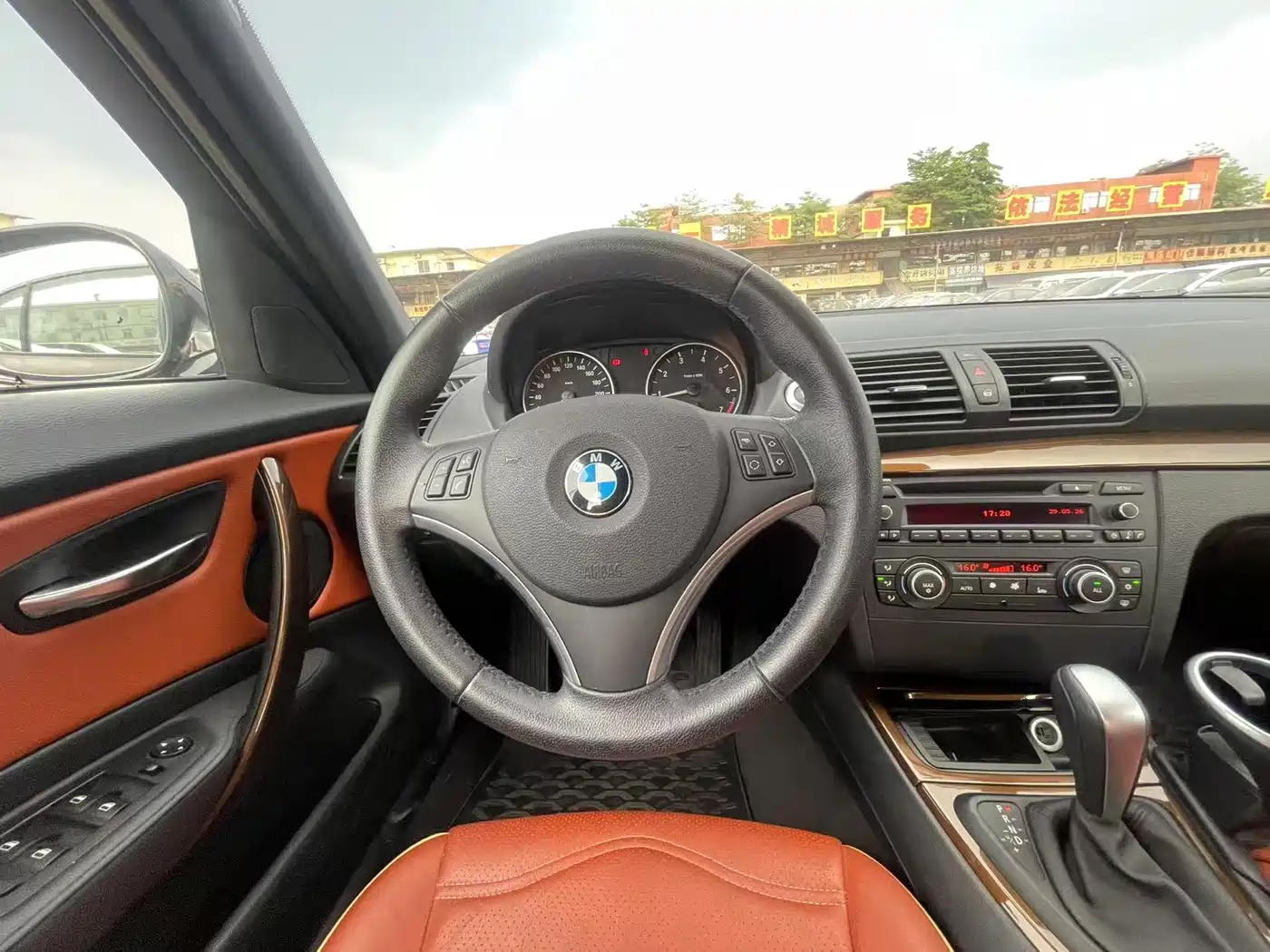 BMW 1 Series (Import) 2010 120i Chocolate Limited Edition фото 9