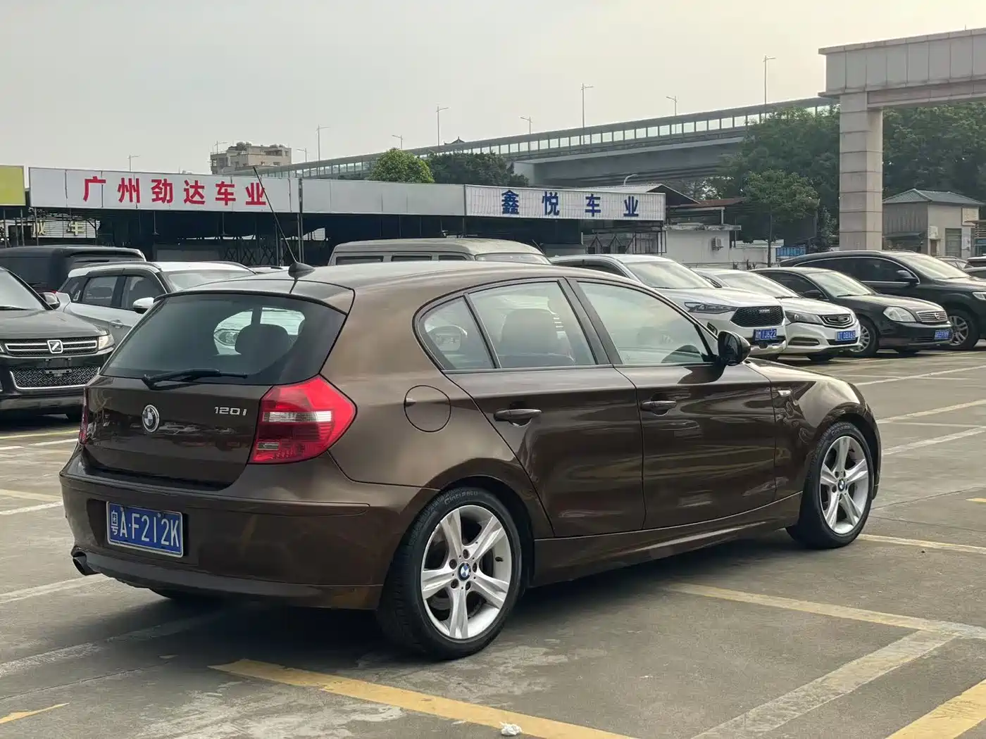 BMW 1 Series (Import) 2010 120i Chocolate Limited Edition фото 18