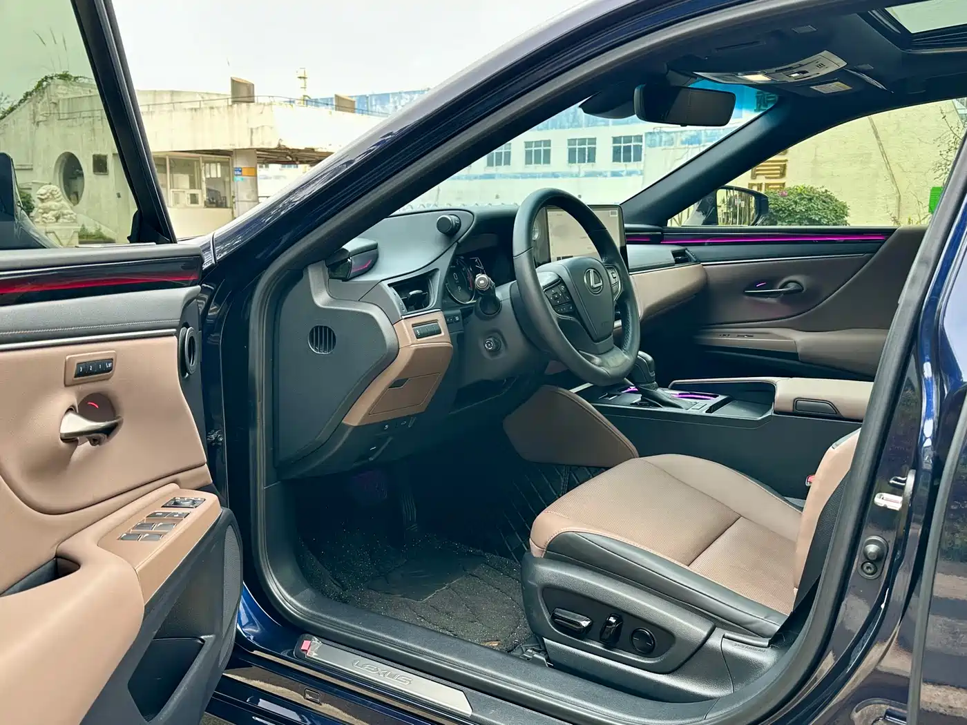 Lexus ES 2025 200 Ultimate Edition фото 4
