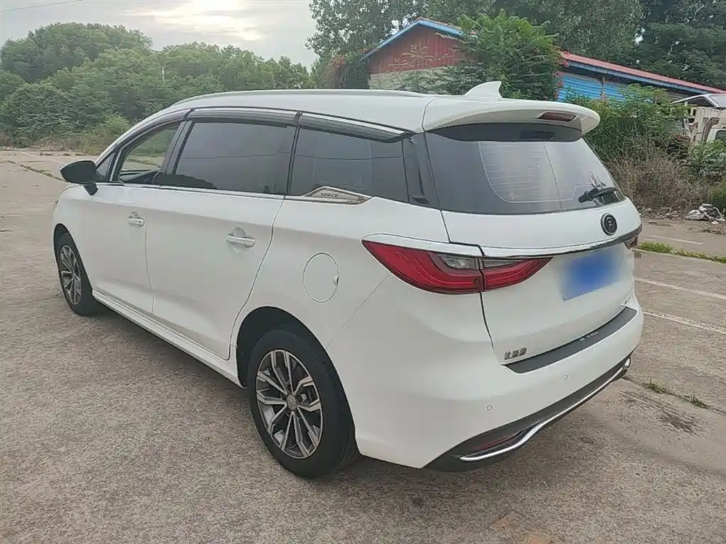 BYD Song MAX 2019 1.5T Auto Smart Connect Premium 6-seater China VI фото 5