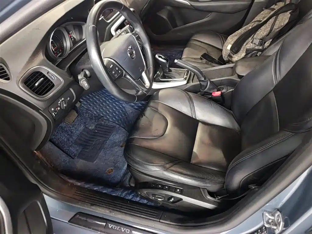 Volvo V40 2019 2019 T3 Momentum