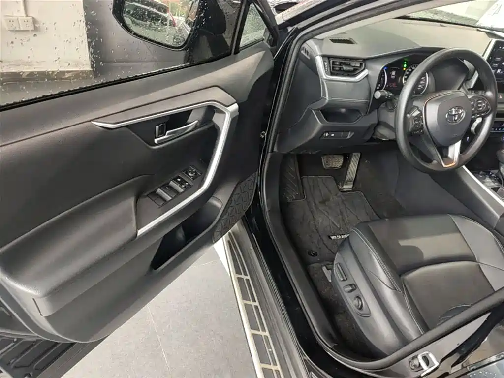 Toyota Wildlander 2020 2.0L CVT AWD Luxury Edition фото 16