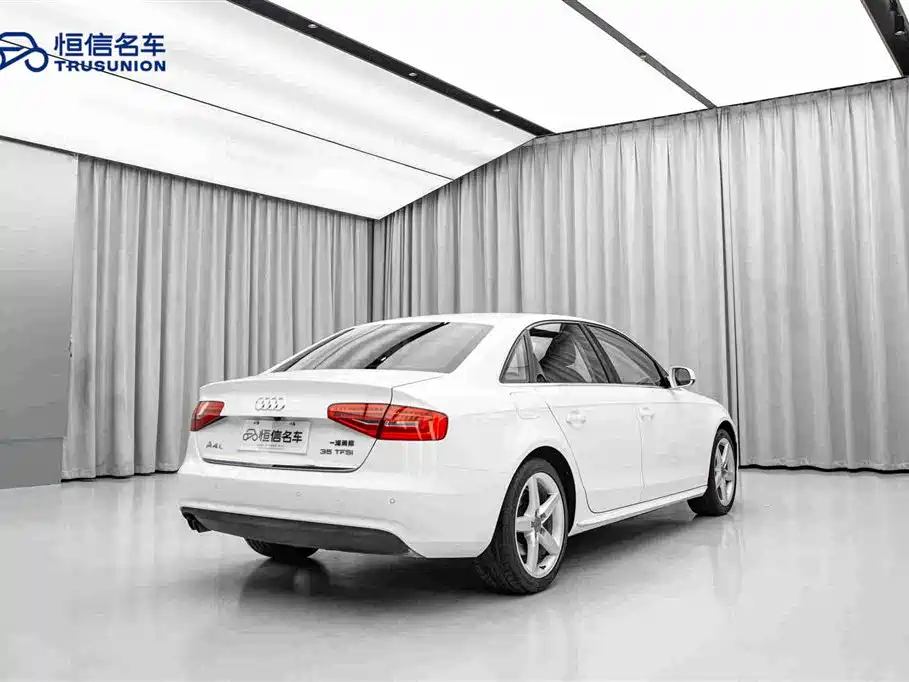 Фото 5 - Audi A4L