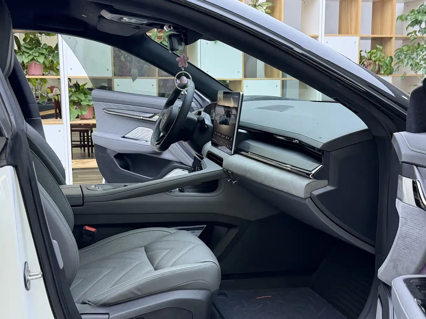 ZEEKR EXTREME KRYPTON 001